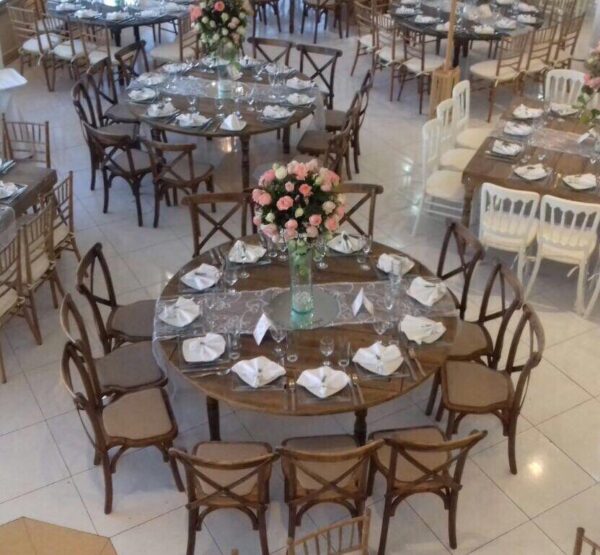 27067646_1485986198165915_2601479892391950401_n Tablón o Mesa Cuadrada o Mesa Redonda Caoba para 10 personas con Silla Cross Back