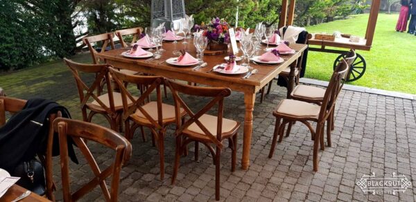 39799608_1731732860257913_3329321500963504128_o Tablón o Mesa Cuadrada o Mesa Redonda Caoba para 10 personas con Silla Cross Back