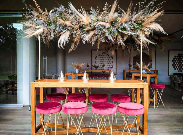 Periquera Caoba con banco Pink Trendy para 6 personas
